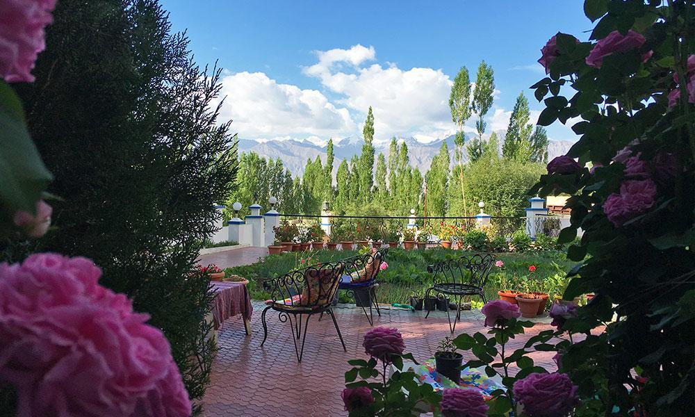Oriental Hotel Leh Bagian luar foto
