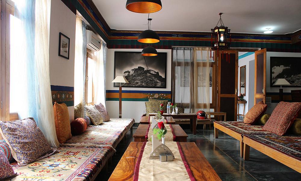 Oriental Hotel Leh Bagian luar foto
